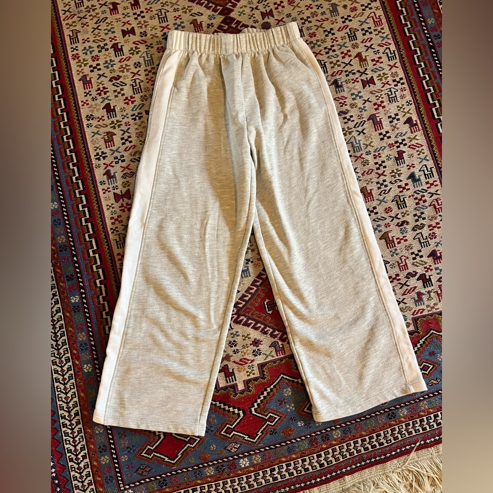 Abercrombie Kids lt gray wide leg joggers size 11/12